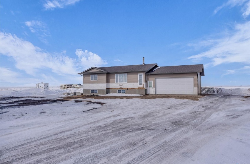 Rural Address, Laird Rm No. 404, Saskatchewan S0K 1Z0, 2 Bedrooms Bedrooms, 9 Rooms Rooms,2 BathroomsBathrooms,Acreage,For Sale,Friesen Acreage,Rural Address,SK997155