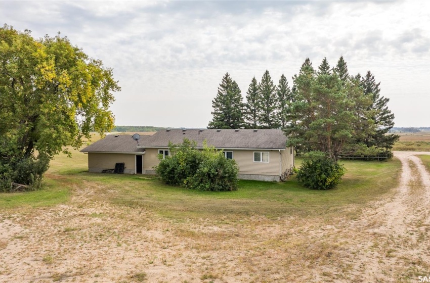 Rural Address, Buckland Rm No. 491, Saskatchewan S6V 5R3, 4 Bedrooms Bedrooms, 15 Rooms Rooms,3 BathroomsBathrooms,Acreage,For Sale,Campbell Road Acreage,Rural Address,SK998340