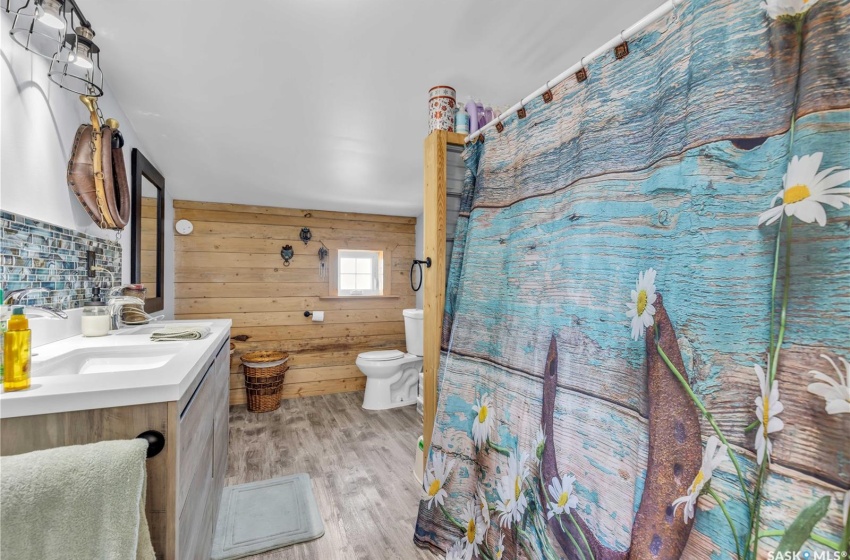 Rural Address, Manitou Lake Rm No. 442, Saskatchewan S0M 1P0, 5 Bedrooms Bedrooms, 11 Rooms Rooms,2 BathroomsBathrooms,Acreage,For Sale,Manitou Lake Acreage,Rural Address,SK998421