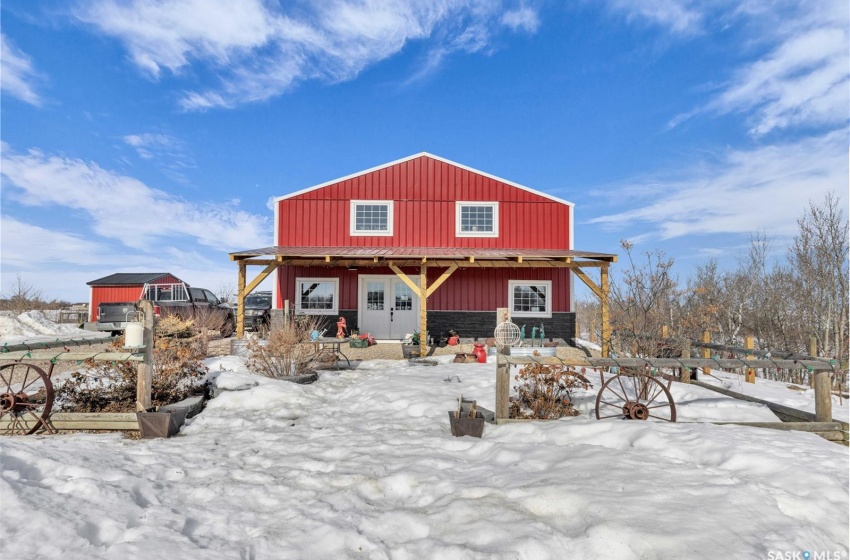 Rural Address, Manitou Lake Rm No. 442, Saskatchewan S0M 1P0, 5 Bedrooms Bedrooms, 11 Rooms Rooms,2 BathroomsBathrooms,Acreage,For Sale,Manitou Lake Acreage,Rural Address,SK998421